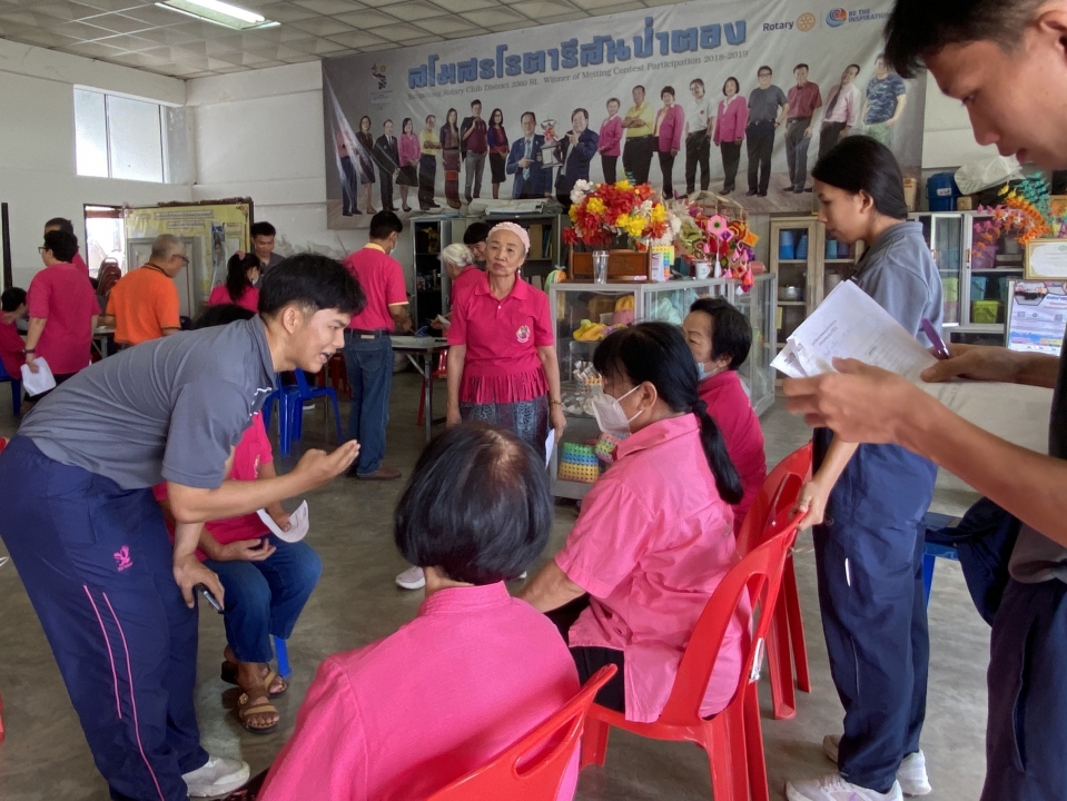 โรงเรียนผู้สูงอายุเทศบาลตำบลสันป่าตองได้เข้าร่วมโครงการพลศึกษาและกีฬากับการพัฒนาเด็ก เยาวชน และประชาชนในชุมชนให้มีสุขภาวะที่ดี โดยคณะศึกษาศาสตร์ มหาวิทยาลัยการกีฬาแห่งชาติ วิทยาเขตเชียงใหม่ ภาพที่ 29 | https://www.sanpatong.go.th