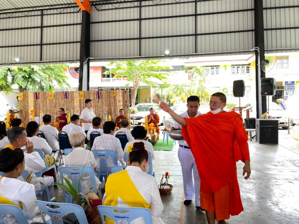 เทศบาลตำบลสันป่าตอง ได้จัดโครงการส่งเสริมทำนุบำรุงศาสนา ถวายเทียนพรรษา ประจำปีงบประมาณ พ.ศ.2567 ภาพที่ 42 | https://www.sanpatong.go.th