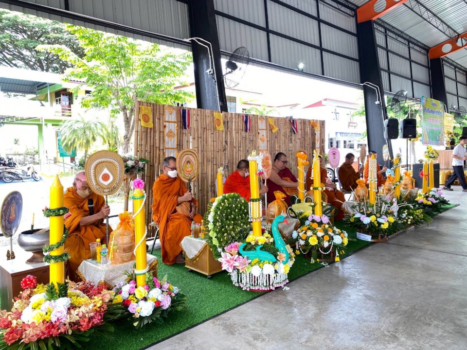 เทศบาลตำบลสันป่าตอง ได้จัดโครงการส่งเสริมทำนุบำรุงศาสนา ถวายเทียนพรรษา ประจำปีงบประมาณ พ.ศ.2567 ภาพที่ 46 | https://www.sanpatong.go.th