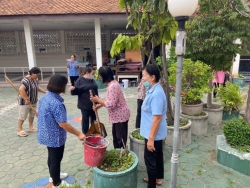 เทศบาลตำบลสันป่าตอง ได้ร่วมจัดกิจกรรม "รวมพลังสร้างสัปปายะสู่วัดด้วยวิถี 5ส (Big Cleaning Day)" ภาพที่ 5 | https://www.sanpatong.go.th
