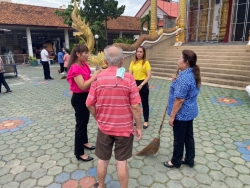 เทศบาลตำบลสันป่าตอง ได้ร่วมจัดกิจกรรม "รวมพลังสร้างสัปปายะสู่วัดด้วยวิถี 5ส (Big Cleaning Day)" ภาพที่ 7 | https://www.sanpatong.go.th