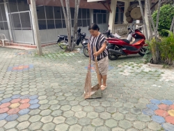 เทศบาลตำบลสันป่าตอง ได้ร่วมจัดกิจกรรม "รวมพลังสร้างสัปปายะสู่วัดด้วยวิถี 5ส (Big Cleaning Day)" ภาพที่ 9 | https://www.sanpatong.go.th