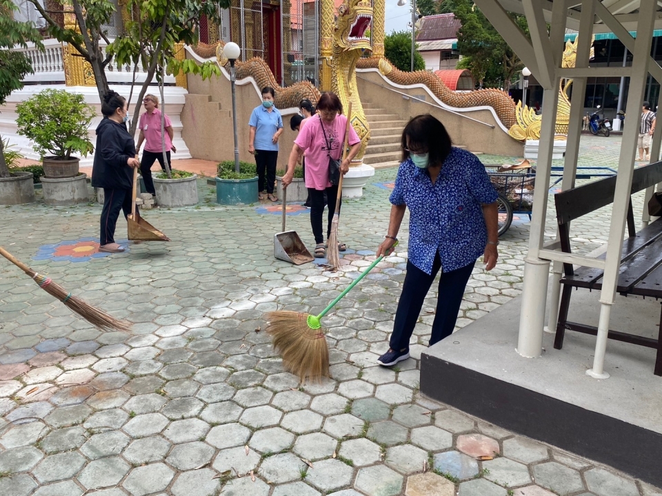 เทศบาลตำบลสันป่าตอง ได้ร่วมจัดกิจกรรม "รวมพลังสร้างสัปปายะสู่วัดด้วยวิถี 5ส (Big Cleaning Day)" ภาพที่ 17 | https://www.sanpatong.go.th
