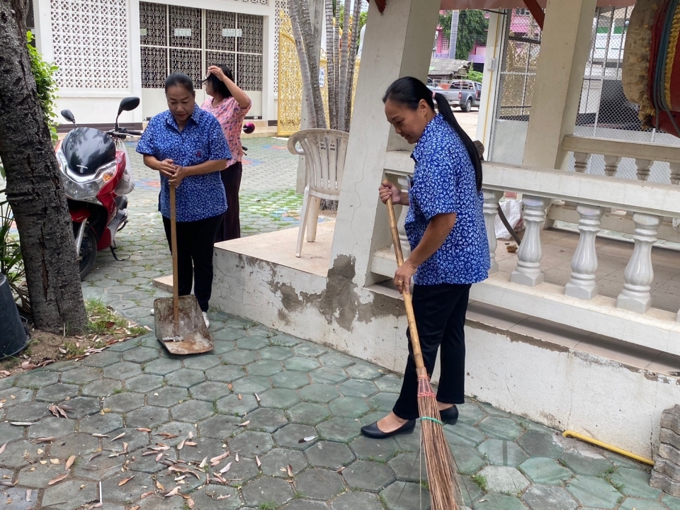 เทศบาลตำบลสันป่าตอง ได้ร่วมจัดกิจกรรม "รวมพลังสร้างสัปปายะสู่วัดด้วยวิถี 5ส (Big Cleaning Day)" ภาพที่ 19 | https://www.sanpatong.go.th