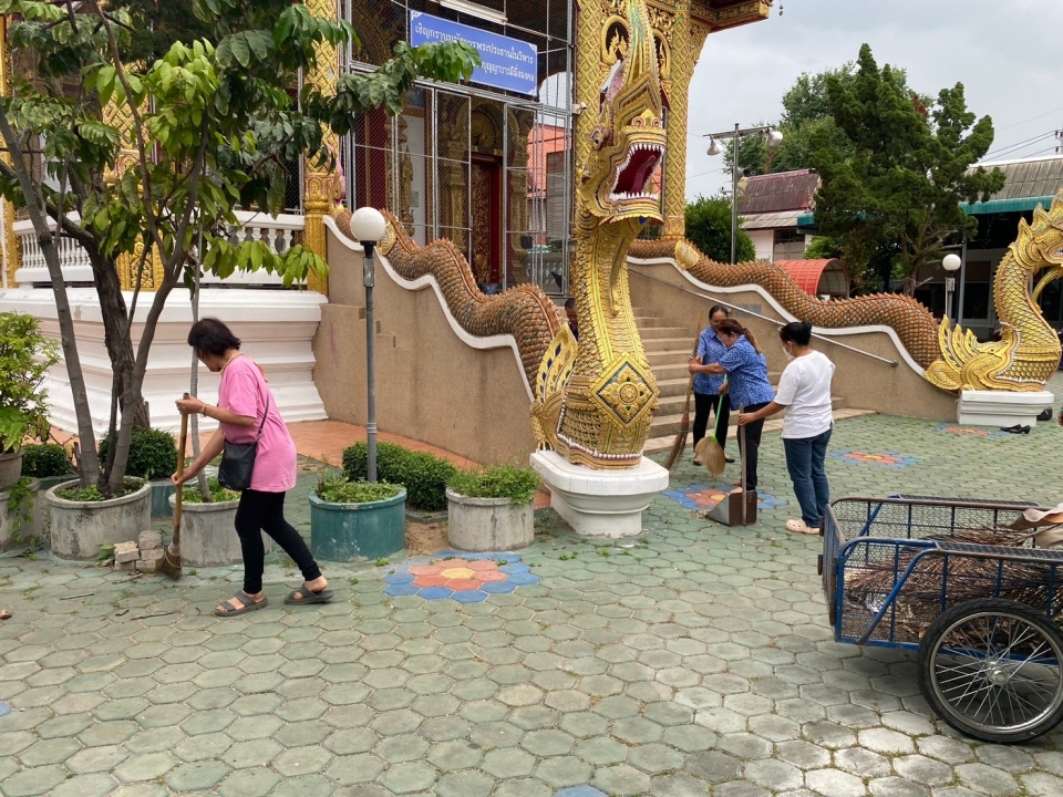เทศบาลตำบลสันป่าตอง ได้ร่วมจัดกิจกรรม "รวมพลังสร้างสัปปายะสู่วัดด้วยวิถี 5ส (Big Cleaning Day)" ภาพที่ 26 | https://www.sanpatong.go.th