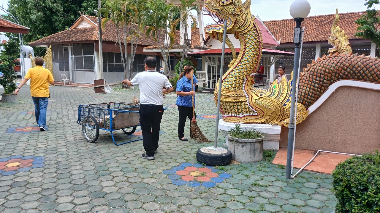 เทศบาลตำบลสันป่าตอง ได้ร่วมจัดกิจกรรม "รวมพลังสร้างสัปปายะสู่วัดด้วยวิถี 5ส (Big Cleaning Day)" ภาพที่ 38 | https://www.sanpatong.go.th