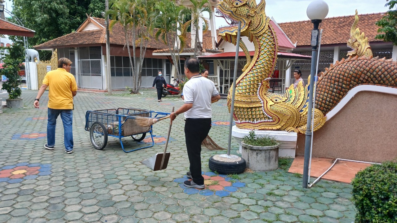 เทศบาลตำบลสันป่าตอง ได้ร่วมจัดกิจกรรม "รวมพลังสร้างสัปปายะสู่วัดด้วยวิถี 5ส (Big Cleaning Day)" ภาพที่ 39 | https://www.sanpatong.go.th