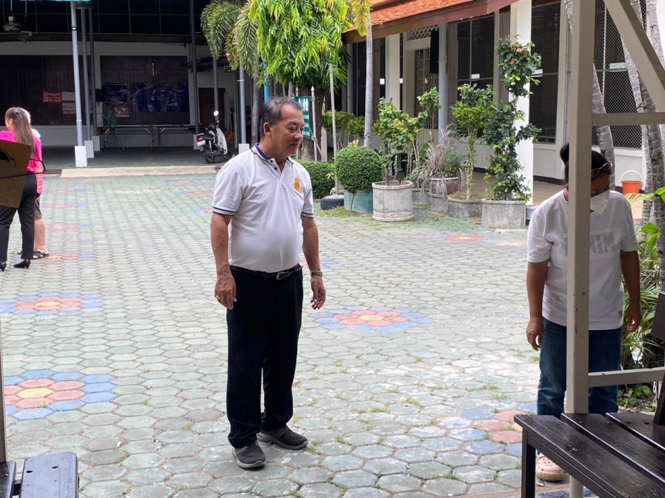 เทศบาลตำบลสันป่าตอง ได้ร่วมจัดกิจกรรม "รวมพลังสร้างสัปปายะสู่วัดด้วยวิถี 5ส (Big Cleaning Day)" ภาพที่ 54 | https://www.sanpatong.go.th
