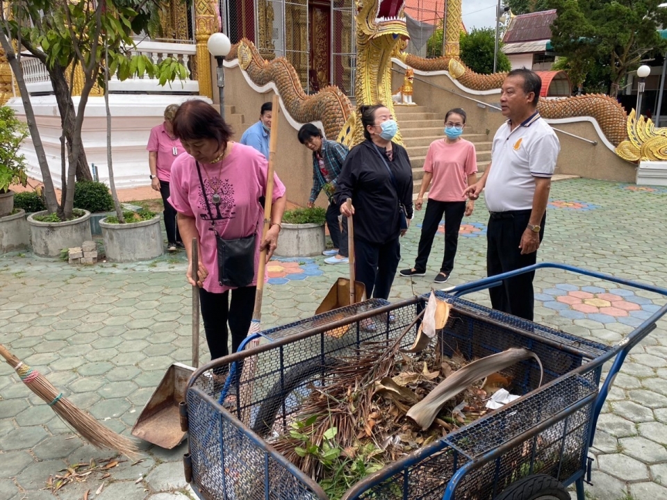 เทศบาลตำบลสันป่าตอง ได้ร่วมจัดกิจกรรม "รวมพลังสร้างสัปปายะสู่วัดด้วยวิถี 5ส (Big Cleaning Day)" ภาพที่ 56 | https://www.sanpatong.go.th