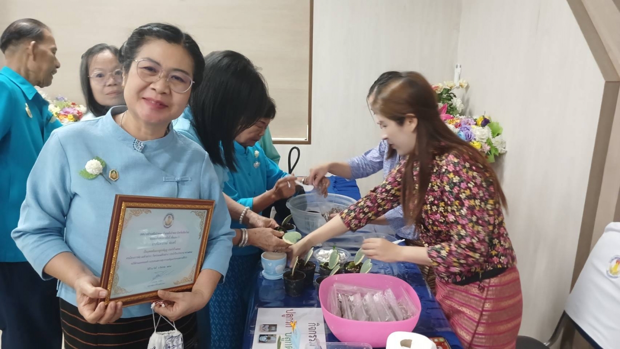 เทศบาลตำบลสันป่าตอง ได้จัดโครงการพ่อแม่ตัวอย่าง (กิจกรรมแม่ตัวอย่าง)ประจำปีงบประมาณ พ.ศ.2567 ภาพที่ 13 | https://www.sanpatong.go.th