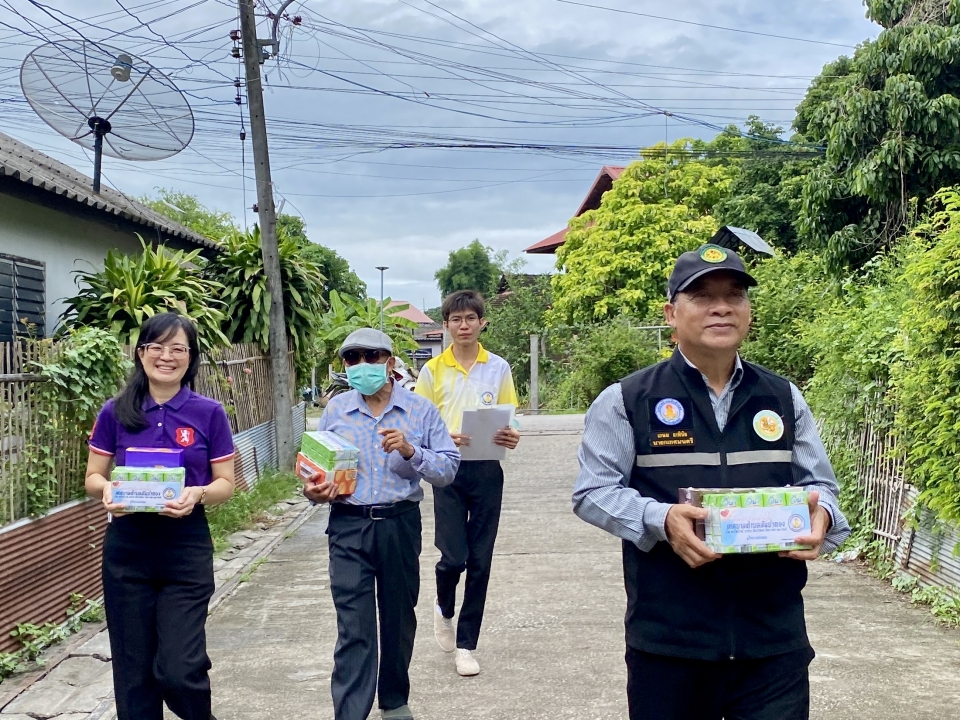เทศบาลตำบลสันป่าตองส่งมอบ เครื่องอุปโภคบริโภค แพมเพิส และกายอุปกรณ์ช่วยเหลือความพิการ แก่กลุ่มผู้เปราะบาง ผู้สูงอายุ และผู้พิการ ภายในเขตพื้นที่เทศบาลตำบลสันป่าตอง จำนวน 22 ราย ภาพที่ 22 | https://www.sanpatong.go.th