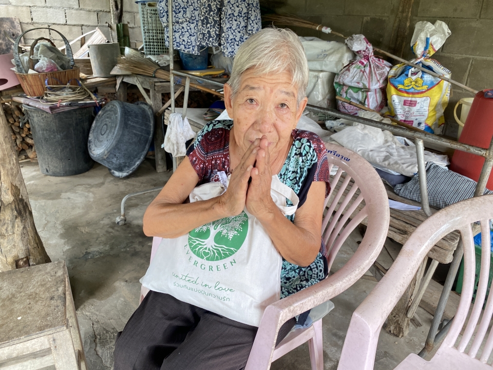 เทศบาลตำบลสันป่าตองส่งมอบ เครื่องอุปโภคบริโภค แพมเพิส และกายอุปกรณ์ช่วยเหลือความพิการ แก่กลุ่มผู้เปราะบาง ผู้สูงอายุ และผู้พิการ ภายในเขตพื้นที่เทศบาลตำบลสันป่าตอง จำนวน 22 ราย ภาพที่ 28 | https://www.sanpatong.go.th