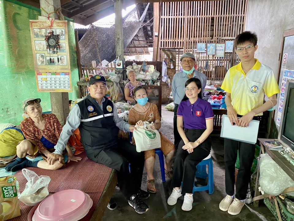 เทศบาลตำบลสันป่าตองส่งมอบ เครื่องอุปโภคบริโภค แพมเพิส และกายอุปกรณ์ช่วยเหลือความพิการ แก่กลุ่มผู้เปราะบาง ผู้สูงอายุ และผู้พิการ ภายในเขตพื้นที่เทศบาลตำบลสันป่าตอง จำนวน 22 ราย ภาพที่ 36 | https://www.sanpatong.go.th