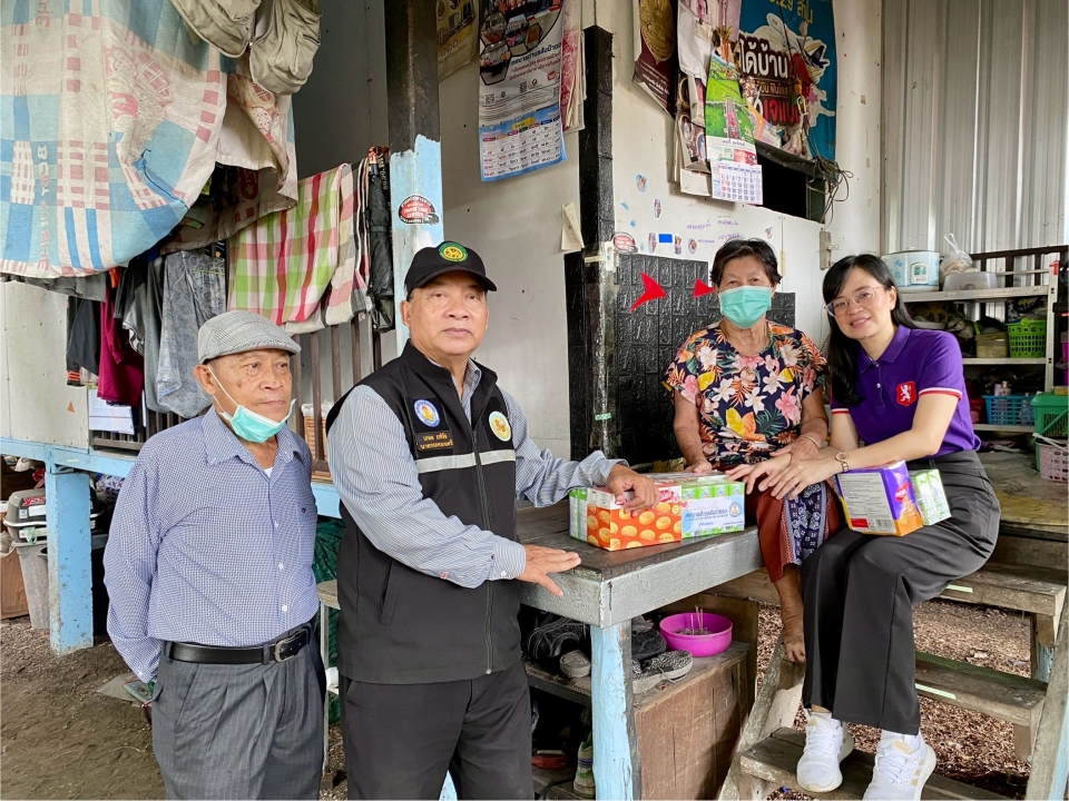 เทศบาลตำบลสันป่าตองส่งมอบ เครื่องอุปโภคบริโภค แพมเพิส และกายอุปกรณ์ช่วยเหลือความพิการ แก่กลุ่มผู้เปราะบาง ผู้สูงอายุ และผู้พิการ ภายในเขตพื้นที่เทศบาลตำบลสันป่าตอง จำนวน 22 ราย ภาพที่ 41 | https://www.sanpatong.go.th