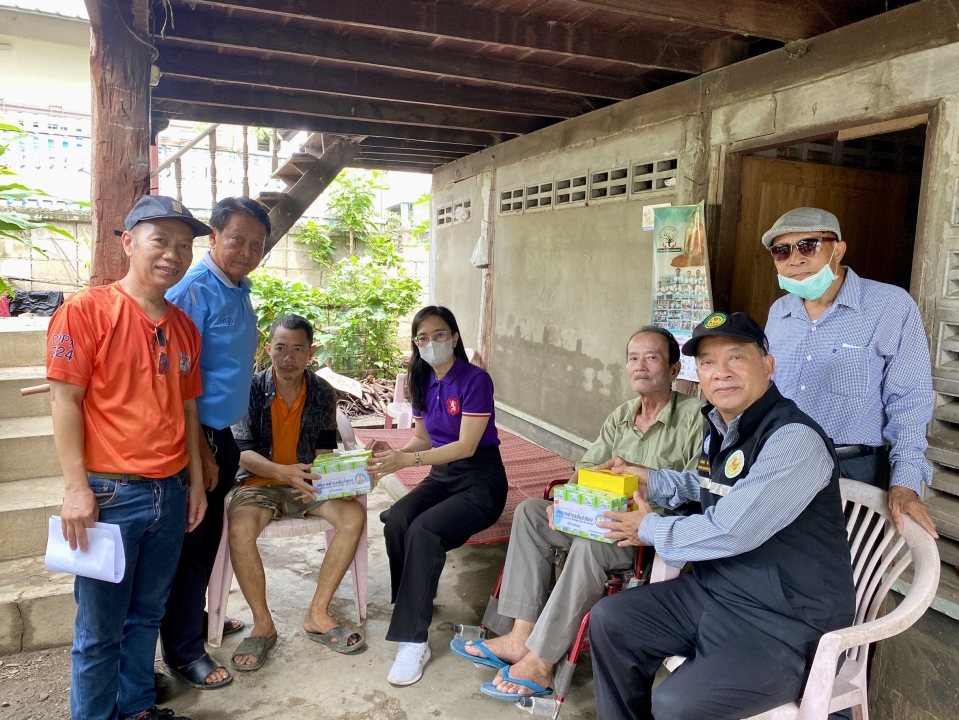 เทศบาลตำบลสันป่าตองส่งมอบ เครื่องอุปโภคบริโภค แพมเพิส และกายอุปกรณ์ช่วยเหลือความพิการ แก่กลุ่มผู้เปราะบาง ผู้สูงอายุ และผู้พิการ ภายในเขตพื้นที่เทศบาลตำบลสันป่าตอง จำนวน 22 ราย ภาพที่ 46 | https://www.sanpatong.go.th