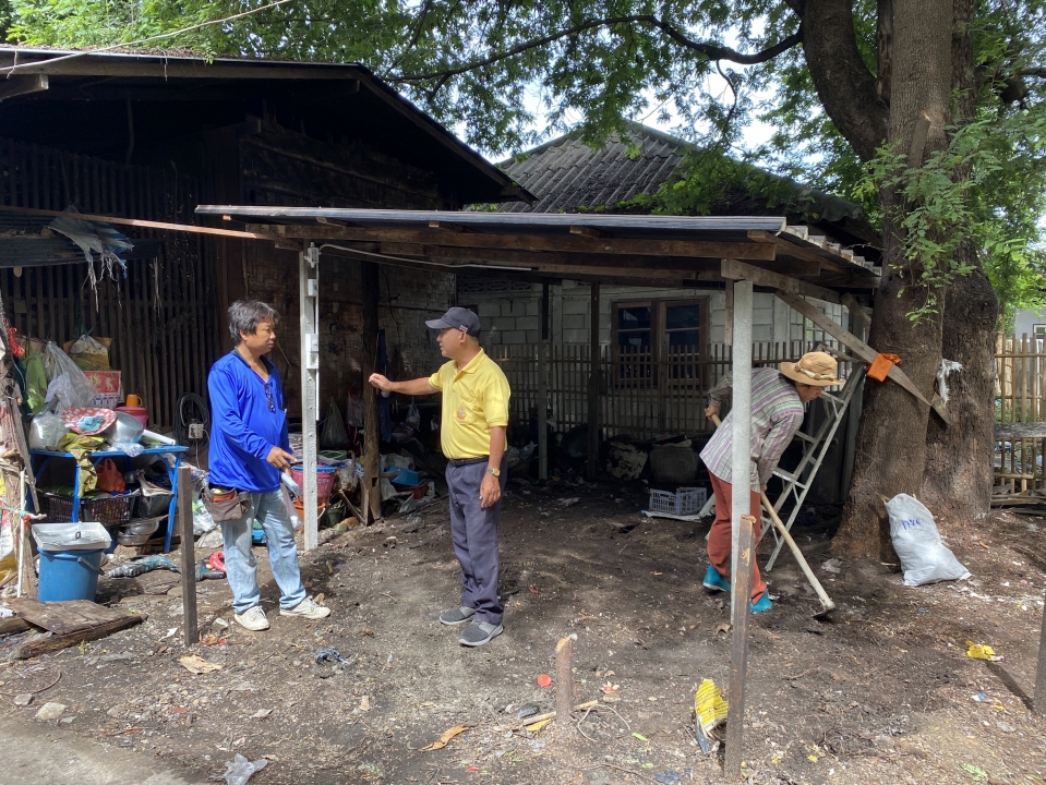 เทศบาลตำบลสันป่าตอง มอบเงินสนันสนุน ในโครงการปรับสภาพแวดล้อมและสิ่งอำนวยความสะดวกของผู้สูงอายุให้เหมาะสมและปลอดภัย ให้แก่นางทองเพียร โสติผล ภาพที่ 8 | https://www.sanpatong.go.th