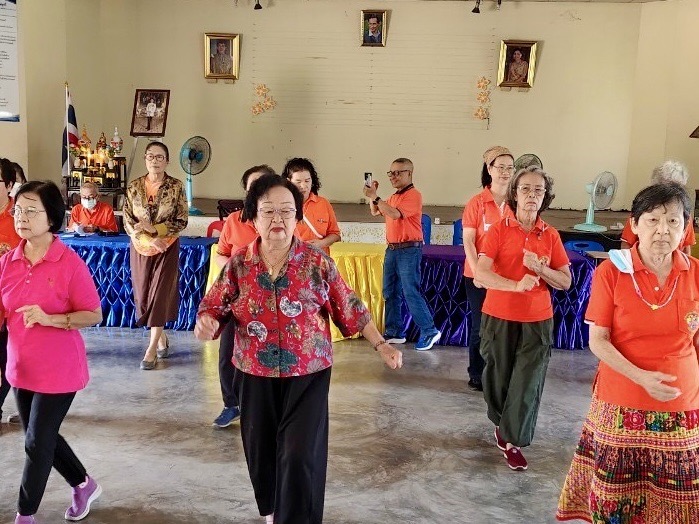 กิจกรรมตัดเย็บเสื้อแขนกุด โรงเรียนผู้สูงอายุเทศบาลตำบลสันป่าตอง  ภาพที่ 22 | https://www.sanpatong.go.th