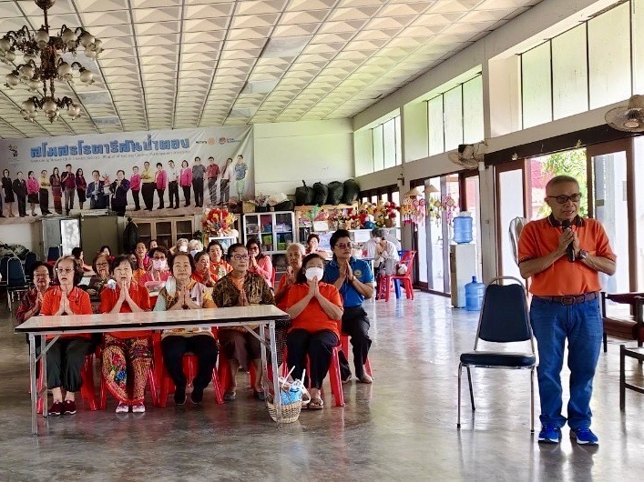 กิจกรรมตัดเย็บเสื้อแขนกุด โรงเรียนผู้สูงอายุเทศบาลตำบลสันป่าตอง  ภาพที่ 23 | https://www.sanpatong.go.th