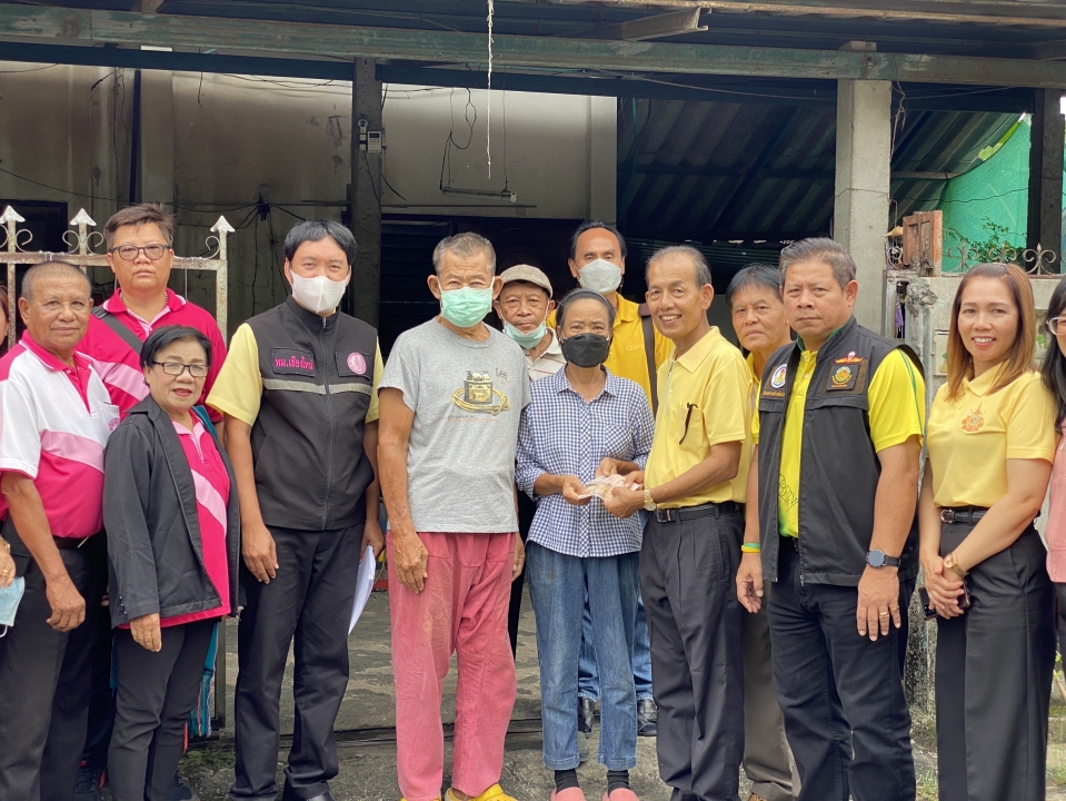 เทศบาลตำบลสันป่าตอง ร่วมกับ สำนักงานพัฒนาสังคมและความมั่นคงของมนุษย์ จ.เชียงใหม่ มอบเงิน ช่วยเหลือ และแพมเพิส ให้แก่ผู้สูงอายุ ผู้พิการ และกลุ่มเปราะบางทางสังคม ในเขตพื้นที่เทศบาลฯ จำนวน 5 ราย ภาพที่ 18 | https://www.sanpatong.go.th