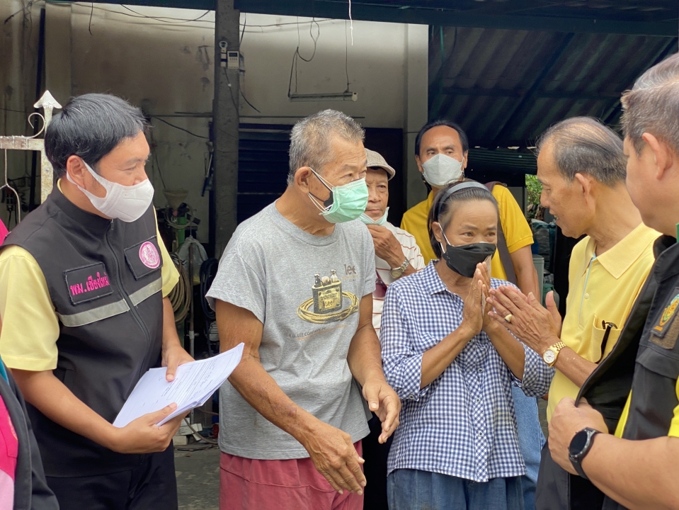 เทศบาลตำบลสันป่าตอง ร่วมกับ สำนักงานพัฒนาสังคมและความมั่นคงของมนุษย์ จ.เชียงใหม่ มอบเงิน ช่วยเหลือ และแพมเพิส ให้แก่ผู้สูงอายุ ผู้พิการ และกลุ่มเปราะบางทางสังคม ในเขตพื้นที่เทศบาลฯ จำนวน 5 ราย ภาพที่ 19 | https://www.sanpatong.go.th