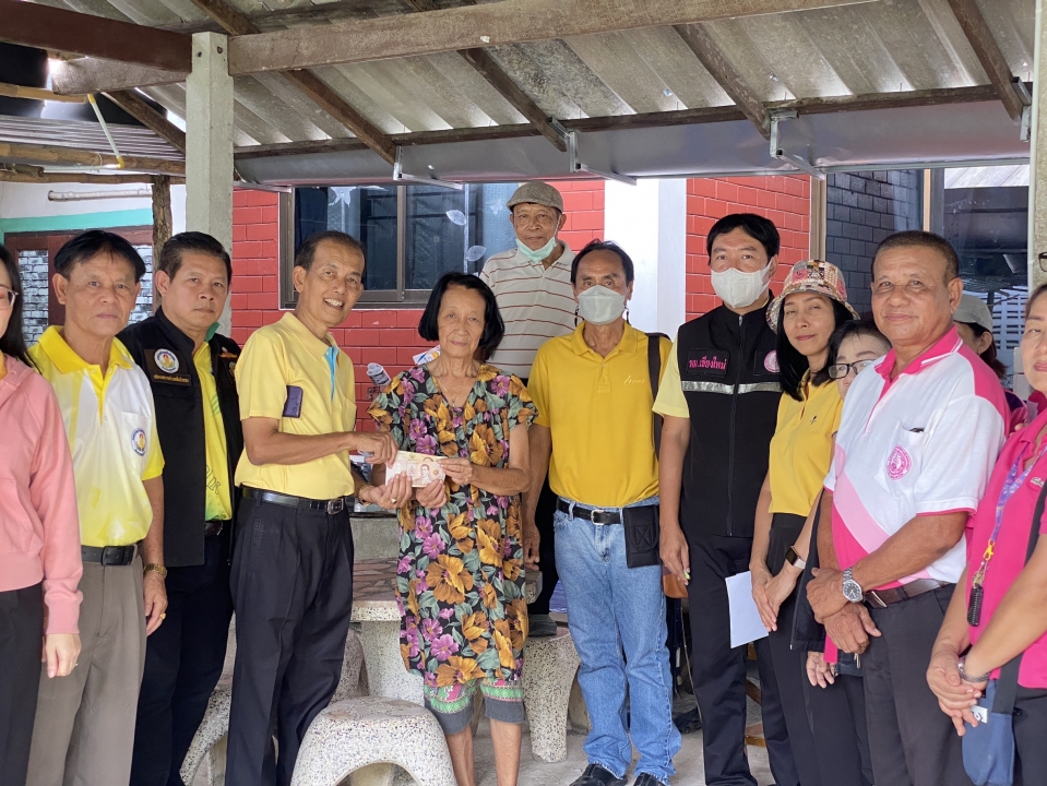 เทศบาลตำบลสันป่าตอง ร่วมกับ สำนักงานพัฒนาสังคมและความมั่นคงของมนุษย์ จ.เชียงใหม่ มอบเงิน ช่วยเหลือ และแพมเพิส ให้แก่ผู้สูงอายุ ผู้พิการ และกลุ่มเปราะบางทางสังคม ในเขตพื้นที่เทศบาลฯ จำนวน 5 ราย ภาพที่ 34 | https://www.sanpatong.go.th