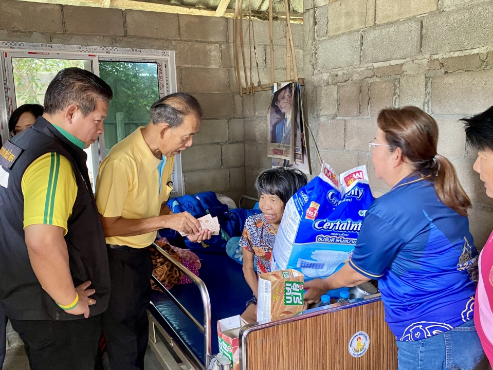 เทศบาลตำบลสันป่าตอง ร่วมกับ สำนักงานพัฒนาสังคมและความมั่นคงของมนุษย์ จ.เชียงใหม่ มอบเงิน ช่วยเหลือ และแพมเพิส ให้แก่ผู้สูงอายุ ผู้พิการ และกลุ่มเปราะบางทางสังคม ในเขตพื้นที่เทศบาลฯ จำนวน 5 ราย ภาพที่ 40 | https://www.sanpatong.go.th