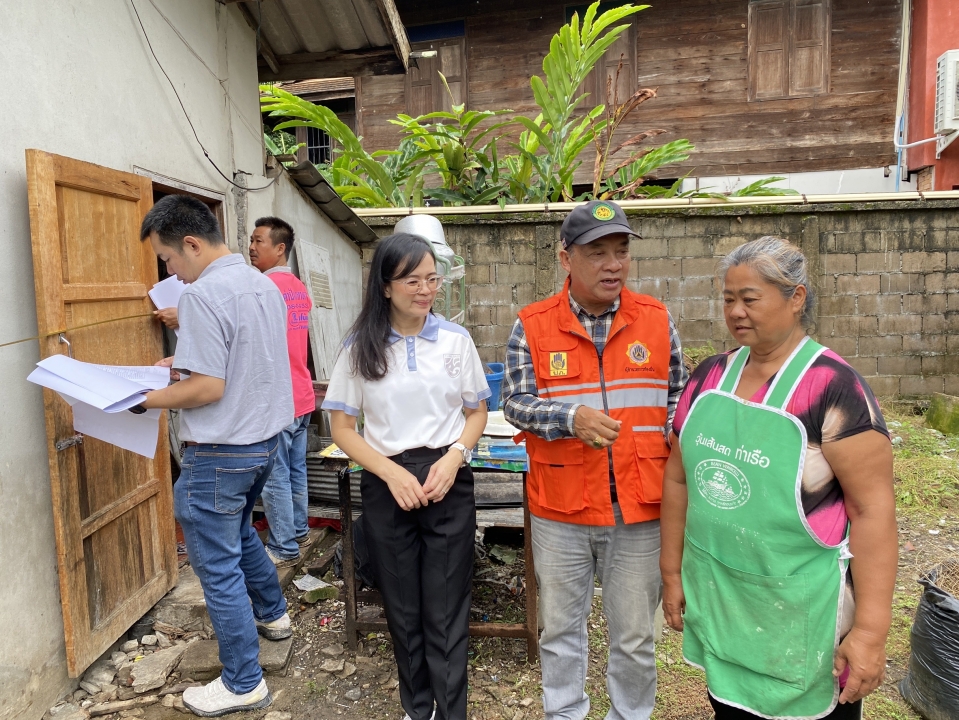 เทศบาลตำบลสันป่าตอง สำรวจเพื่อทำการปรับปรุงและซ่อมแซมบ้าน ให้แก่นาง ผ่องพรรณ์ ชัยลังกา ภาพที่ 13 | https://www.sanpatong.go.th