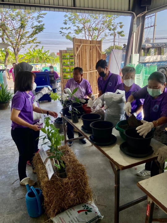 เทศบาลตำบลสันป่าตอง ได้ดำเนินการจัดกิจกรรมโครงการอนุรักษ์พันธุกรรมพืชอันเนื่องมาจากพระราชดำริฯ ภาพที่ 40 | https://www.sanpatong.go.th