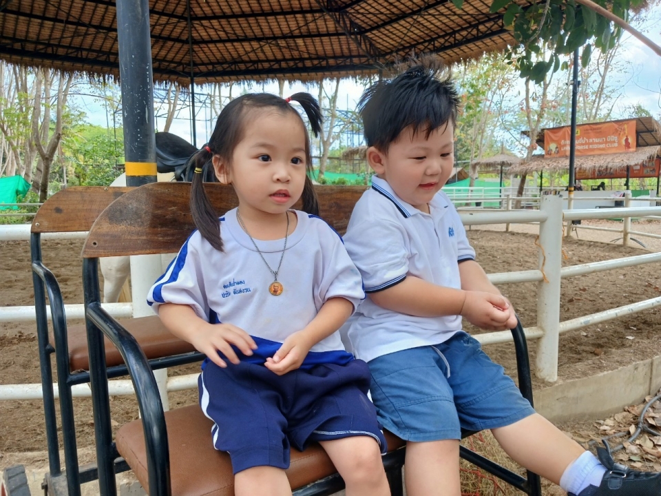 ศูนย์พัฒนาเด็กเล็ก เทศบาลตำบลสันป่าตอง ได้จัดโครงการเรียนรู้สู่โลกกว้างอนุบาลวัยใส (กิจกรรมทัศนศึกษาดูงาน เรียนรู้นอกสถานที่) ประจำปีงบประมาณ พ.ศ.2568 ภาพที่ 30 | https://www.sanpatong.go.th
