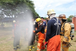 27072017_150213.jpg - โครงการฝึกทบทวนทักษะการปฏิบัติงานของพนักงานดับเพลิง ประจำปี 2560 | https://www.sanpatong.go.th