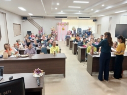 เทศบาลตำบลสันป่่าตอง จัดกิจกรรมหัวข้อเรื่องการออกแบบบรรจุภัณฑ์ ภายใต้โครงการส่งเสริมการเรียนรู้และพัฒนาทักษะอาชีพ วันที่ 13 มีนาคม 2568 ภาพที่ 6 | https://www.sanpatong.go.th