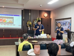 เทศบาลตำบลสันป่่าตอง จัดกิจกรรมหัวข้อเรื่องการออกแบบบรรจุภัณฑ์ ภายใต้โครงการส่งเสริมการเรียนรู้และพัฒนาทักษะอาชีพ วันที่ 13 มีนาคม 2568 ภาพที่ 7 | https://www.sanpatong.go.th