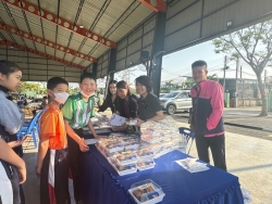 เทศบาลสันป่าตองได้จัดโครงการส่งเสริมอาชีพตามแนวทางเศรษฐกิจพอเพียง (เพาะเห็ดโคนน้อยในตะกร้า) ภาพที่ 1 | https://www.sanpatong.go.th