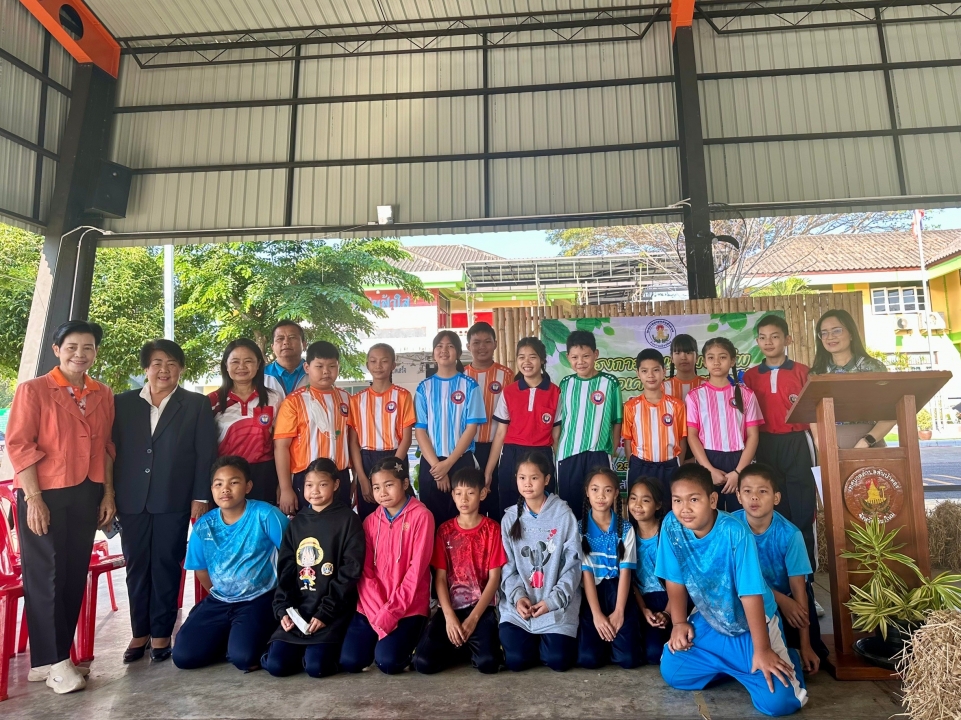 เทศบาลสันป่าตองได้จัดโครงการส่งเสริมอาชีพตามแนวทางเศรษฐกิจพอเพียง (เพาะเห็ดโคนน้อยในตะกร้า) ภาพที่ 6 | https://www.sanpatong.go.th
