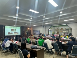 เทศบาลตำบลสันป่าตอง จัดประชุมการพิจารณาร่างแผนพัฒนาท้องถิ่น พ.ศ.2566-2570 (เพิ่มเติม) ครั้งที่ 1  ภาพที่ 11 | https://www.sanpatong.go.th