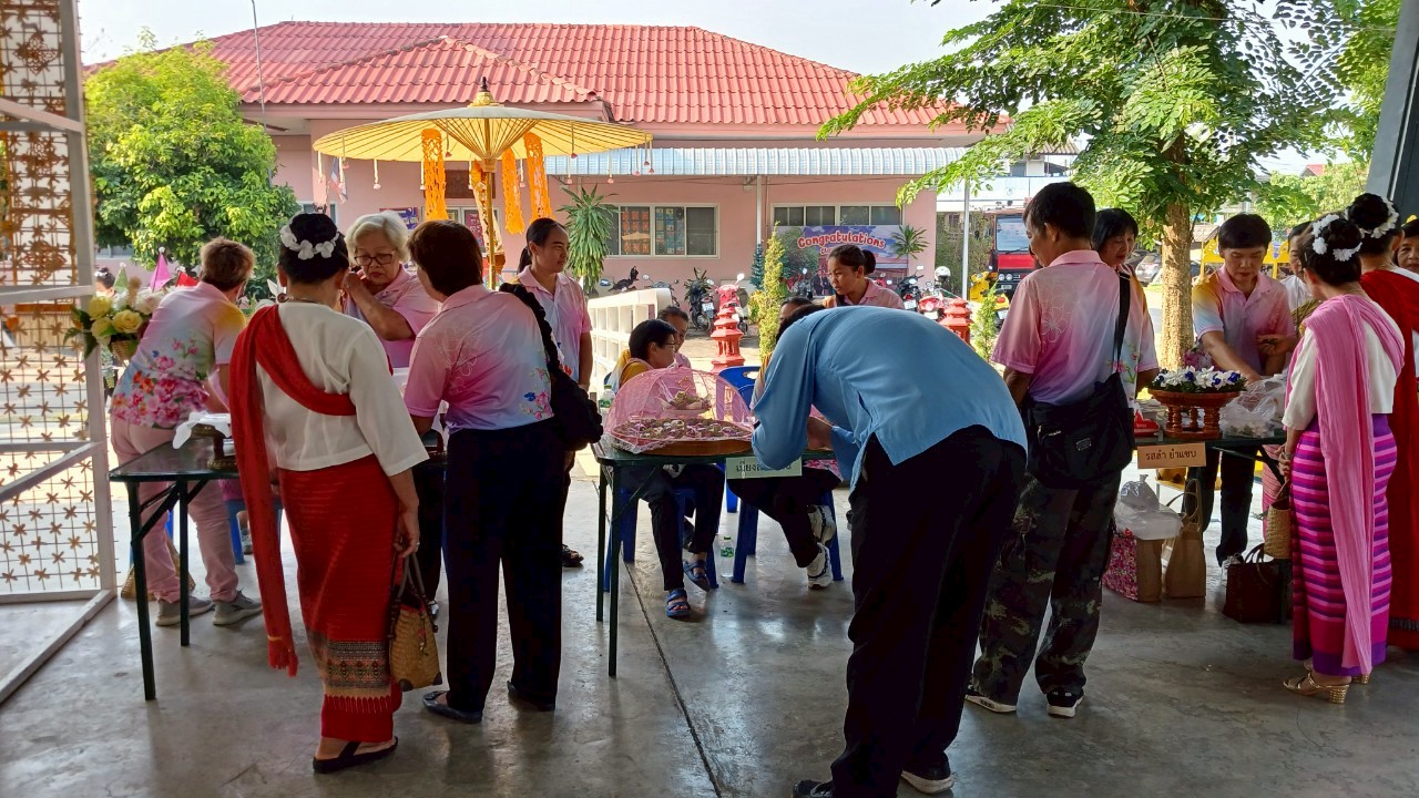 เทศบาลตำบลสันป่าตอง ร่วมกับ กองทุนเพื่อความเสมอภาคทางการศึกษา (กสศ.) จัดทำโครงการส่งเสริมการเรียนรู้และพัฒนาทักษะอาชีพของชุมชนเทศบาลตำบลสันป่าตองสู่การพัฒนาอย่างยั่งยืน ภาพที่ 4 | https://www.sanpatong.go.th