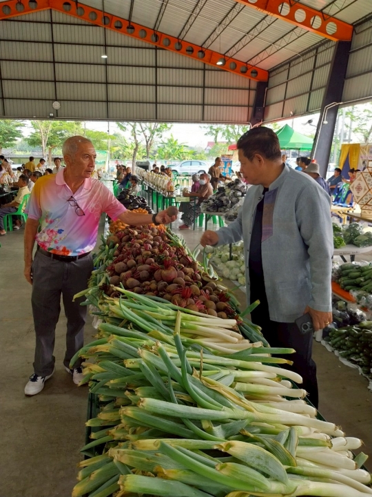 เทศบาลตำบลสันป่าตอง ร่วมกับ กองทุนเพื่อความเสมอภาคทางการศึกษา (กสศ.) จัดทำโครงการส่งเสริมการเรียนรู้และพัฒนาทักษะอาชีพของชุมชนเทศบาลตำบลสันป่าตองสู่การพัฒนาอย่างยั่งยืน ภาพที่ 28 | https://www.sanpatong.go.th