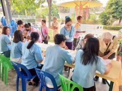 เทศบาลตำบลสันป่าตองจัดทำโครงการสืบสานประเพณี วัฒนธรรมล้านนา สระเกล้าดำหัวผู้สูงอายุ ประจำปีงบประมาณ พ.ศ.2568 ภาพที่ 14 | https://www.sanpatong.go.th