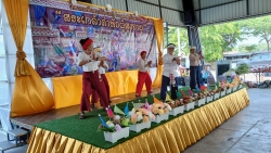 เทศบาลตำบลสันป่าตองจัดทำโครงการสืบสานประเพณี วัฒนธรรมล้านนา สระเกล้าดำหัวผู้สูงอายุ ประจำปีงบประมาณ พ.ศ.2568 ภาพที่ 5 | https://www.sanpatong.go.th