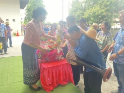 S__9371664.jpg - ร่วมพิธีรดน้ำดำหัวนายอำเภอสันป่าตอง สืบสานประเพณีสงกรานต์ 2568 | https://www.sanpatong.go.th