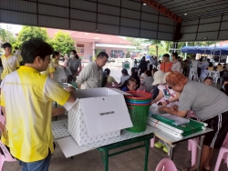 การรับอุปกรณ์เลือกตั้งฯ  เทศบาลตำบลสันป่าตอง ภาพที่ 2 | https://www.sanpatong.go.th