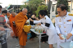 02122016_100105.JPG - พิธีบำเพ็ญกุศลปัญญาสมวาร(50วัน) เพื่อถวายเป็นพระราชกุศลแด่พระบาทสมเด็จพระปรมินทรภูมิพลอดุลยเดช | https://www.sanpatong.go.th