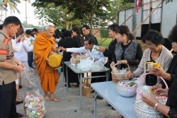 02122016_100348.JPG - พิธีบำเพ็ญกุศลปัญญาสมวาร(50วัน) เพื่อถวายเป็นพระราชกุศลแด่พระบาทสมเด็จพระปรมินทรภูมิพลอดุลยเดช | https://www.sanpatong.go.th