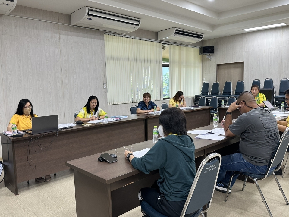 เทศบาลตำบลสันป่าตองได้ประชุมพิจารณาการจัดทำร่างเทศบัญญัติงบประมาณรายจ่าย ประจำปี 2569 ( ครั้งที่ 1 /2568) ภาพที่ 8 | https://www.sanpatong.go.th