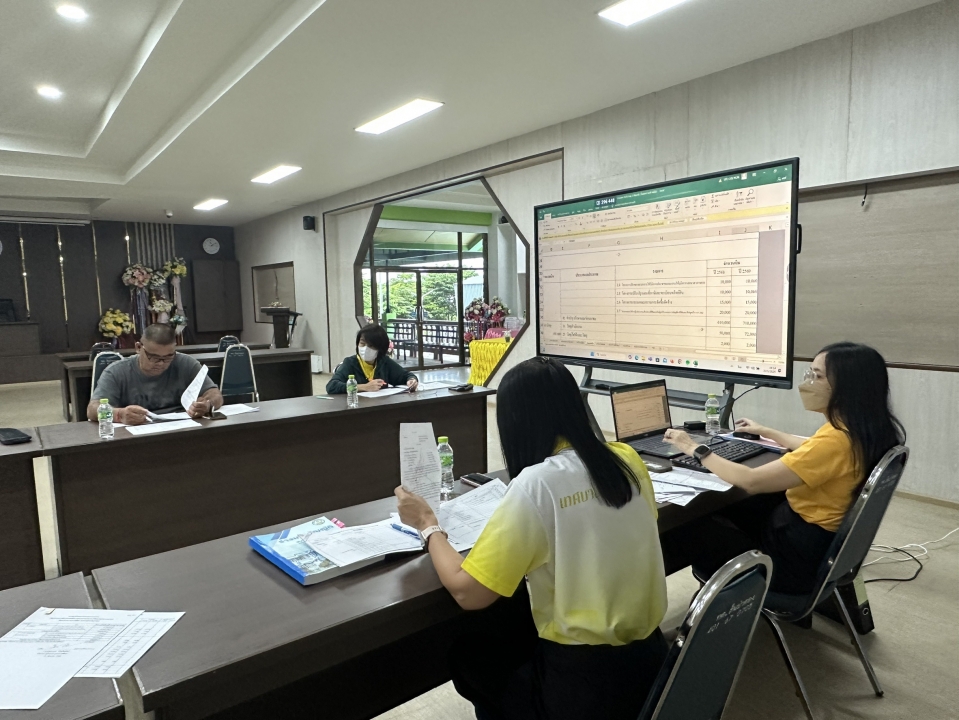 เทศบาลตำบลสันป่าตองได้ประชุมพิจารณาการจัดทำร่างเทศบัญญัติงบประมาณรายจ่าย ประจำปี 2569 ( ครั้งที่ 1 /2568) ภาพที่ 24 | https://www.sanpatong.go.th