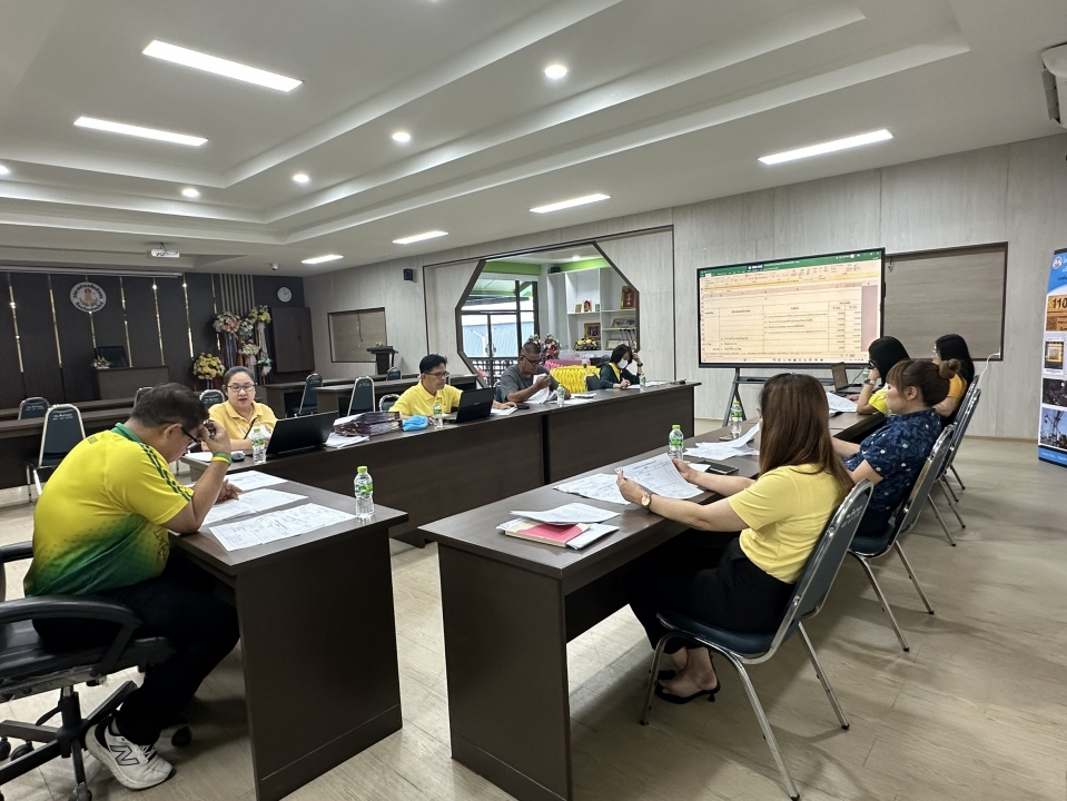 เทศบาลตำบลสันป่าตองได้ประชุมพิจารณาการจัดทำร่างเทศบัญญัติงบประมาณรายจ่าย ประจำปี 2569 ( ครั้งที่ 1 /2568) ภาพที่ 25 | https://www.sanpatong.go.th