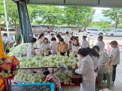 174881_0.jpg - กองการศึกษา เทศบาลตำบลสันป่าตองได้จัดโครงการส่งเสริมทำนุบำรุงศาสนา ถวายเทียนพรรษา ประจำปีงบประมาณ พ.ศ.2568 | https://www.sanpatong.go.th