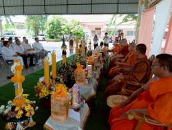 174893_0.jpg - กองการศึกษา เทศบาลตำบลสันป่าตองได้จัดโครงการส่งเสริมทำนุบำรุงศาสนา ถวายเทียนพรรษา ประจำปีงบประมาณ พ.ศ.2568 | https://www.sanpatong.go.th