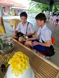 กองการศึกษาเทศบาลตำบลสันป่าตอง  ได้จัดทำโครงการโครงการอนุรักษ์ศิลปะล้านนา ส่งเสริมภูมิปัญญาท้องถิ่น ประจำปีงบประมาณ พ.ศ.2568 ภาพที่ 15 | https://www.sanpatong.go.th