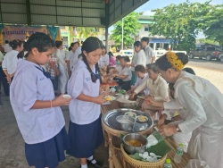 กองการศึกษาเทศบาลตำบลสันป่าตอง  ได้จัดทำโครงการโครงการอนุรักษ์ศิลปะล้านนา ส่งเสริมภูมิปัญญาท้องถิ่น ประจำปีงบประมาณ พ.ศ.2568 ภาพที่ 17 | https://www.sanpatong.go.th